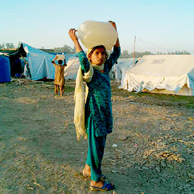 Humanitarian water distribution application with semi-collapsible jerry can