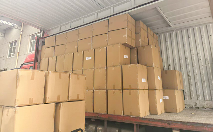 Container shipment for cubitainers
