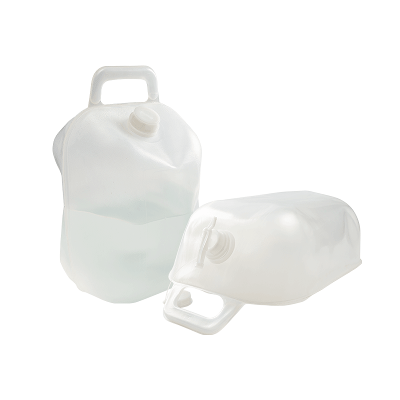 Semi-collapsible jerry can for liquid packaging and transport