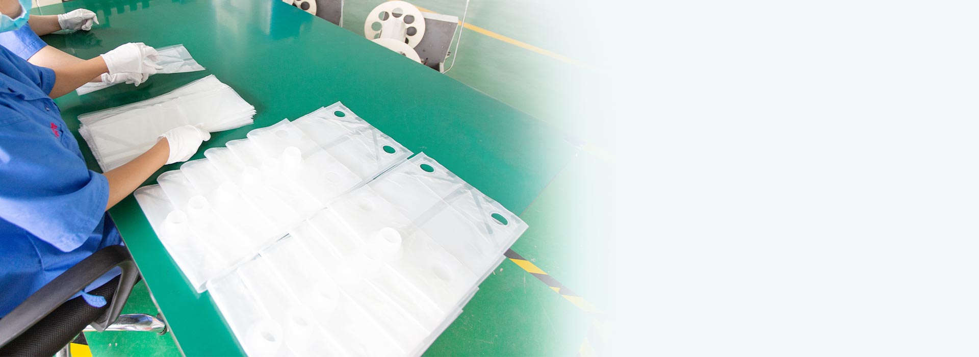 Bag-in-box packaging solutions including cheertainer and pillow bag-in-box products