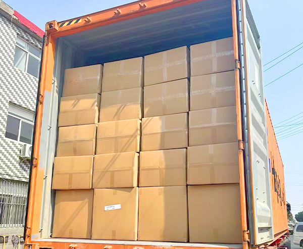 non palletized 20L Cubitainer container loading