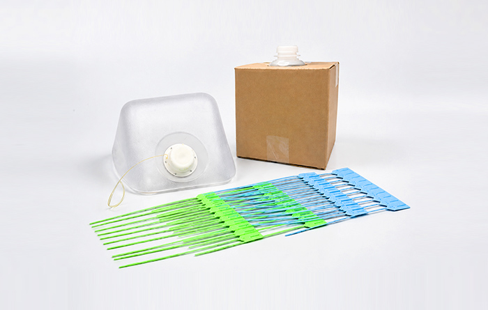 sampling Cubitainer for liquid sample collection